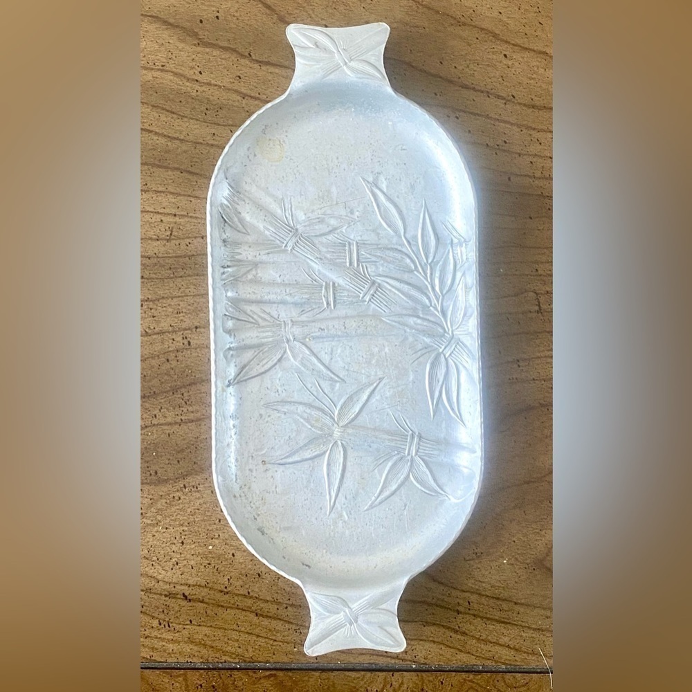 Elegant Floral Embossed Aluminum Tray. Vintage. Brand Everlast
